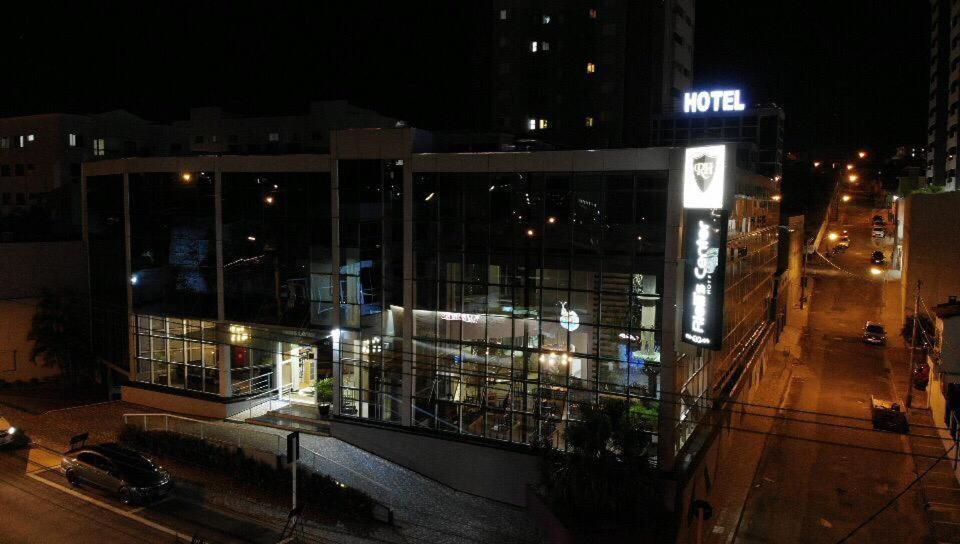 Riellis Center Hotel 보투카투 외부 사진