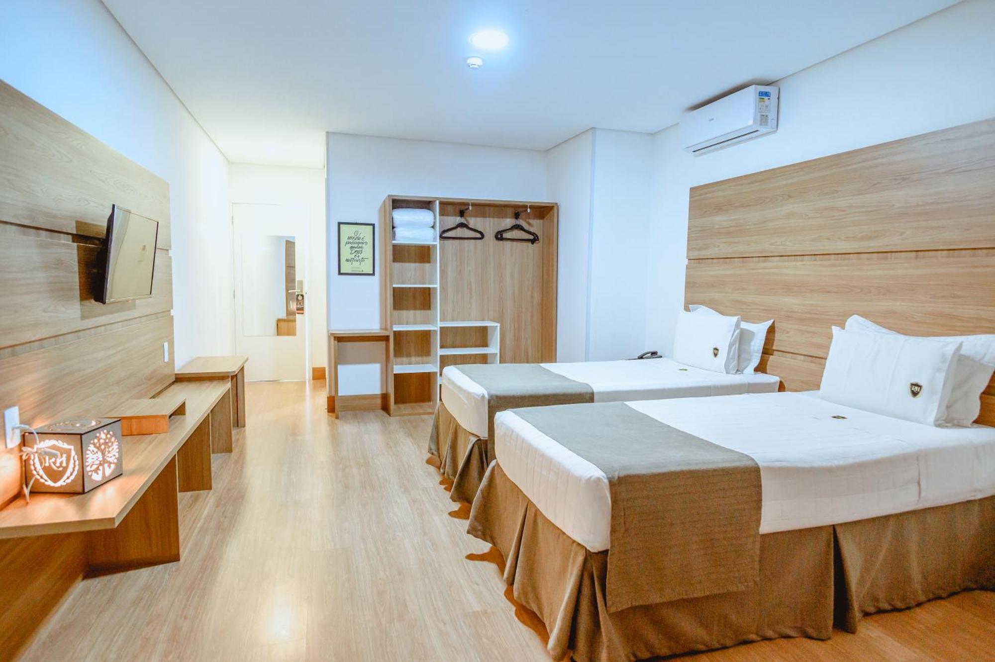 Riellis Center Hotel 보투카투 외부 사진