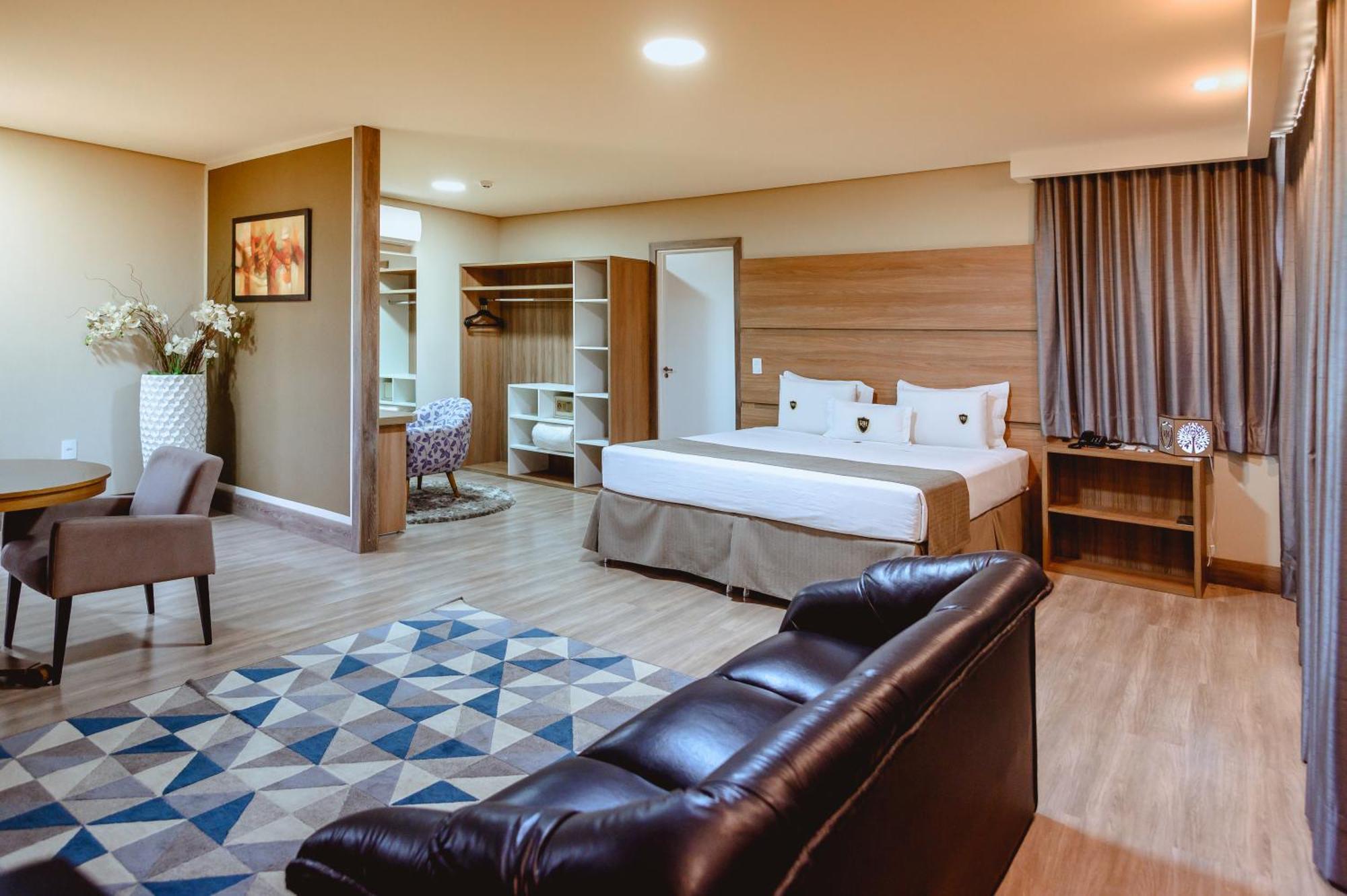 Riellis Center Hotel 보투카투 외부 사진