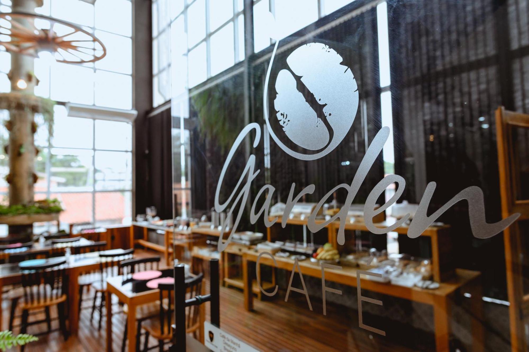 Riellis Center Hotel 보투카투 외부 사진