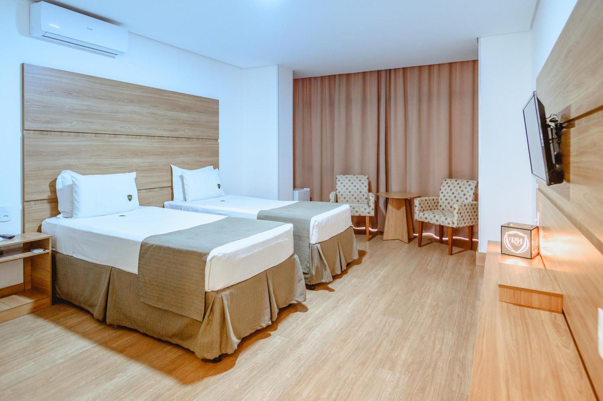 Riellis Center Hotel 보투카투 외부 사진