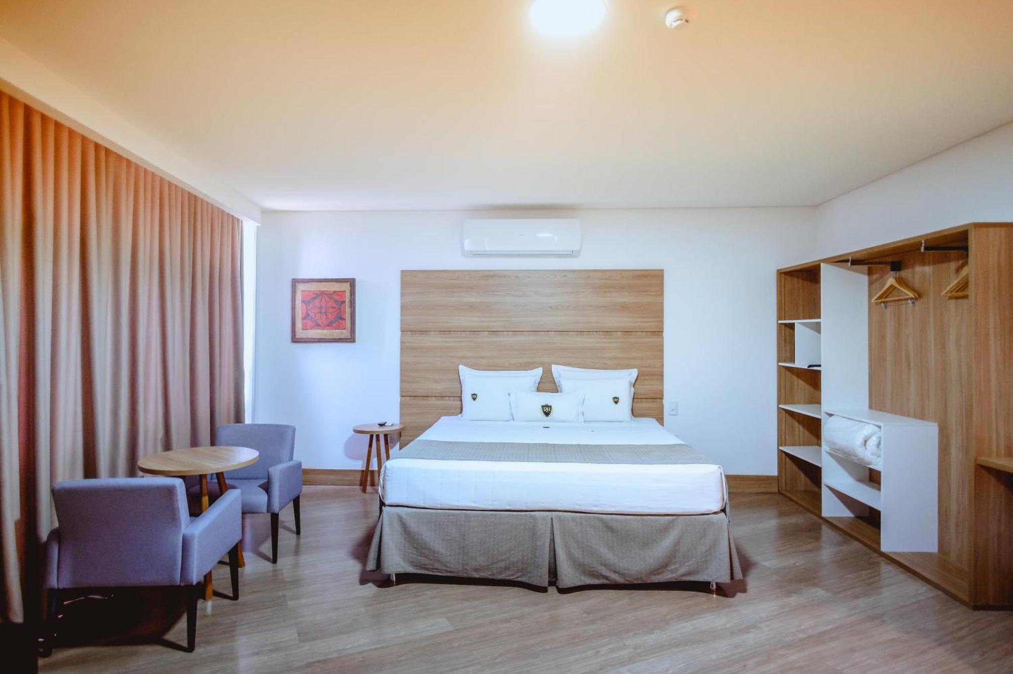 Riellis Center Hotel 보투카투 외부 사진