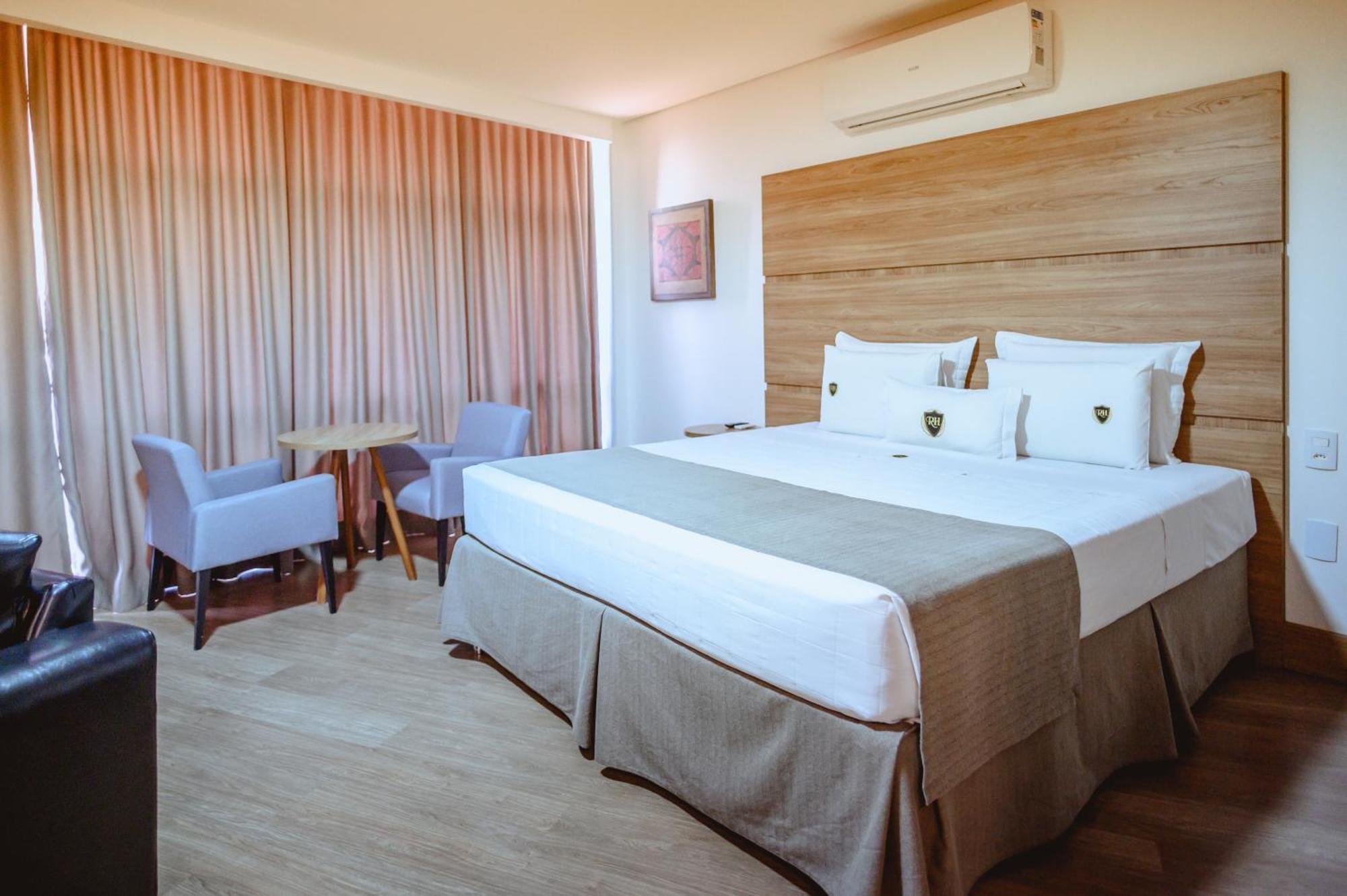 Riellis Center Hotel 보투카투 외부 사진