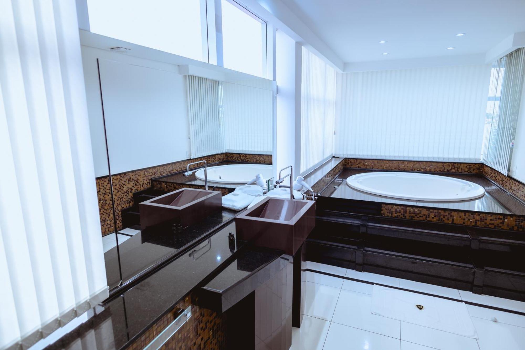 Riellis Center Hotel 보투카투 외부 사진