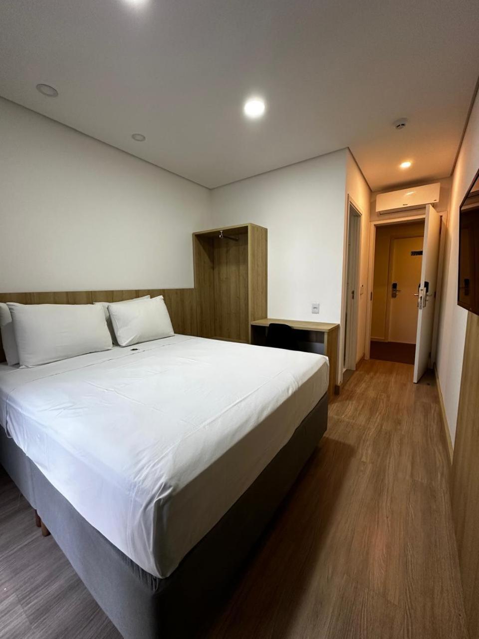 Riellis Center Hotel 보투카투 외부 사진