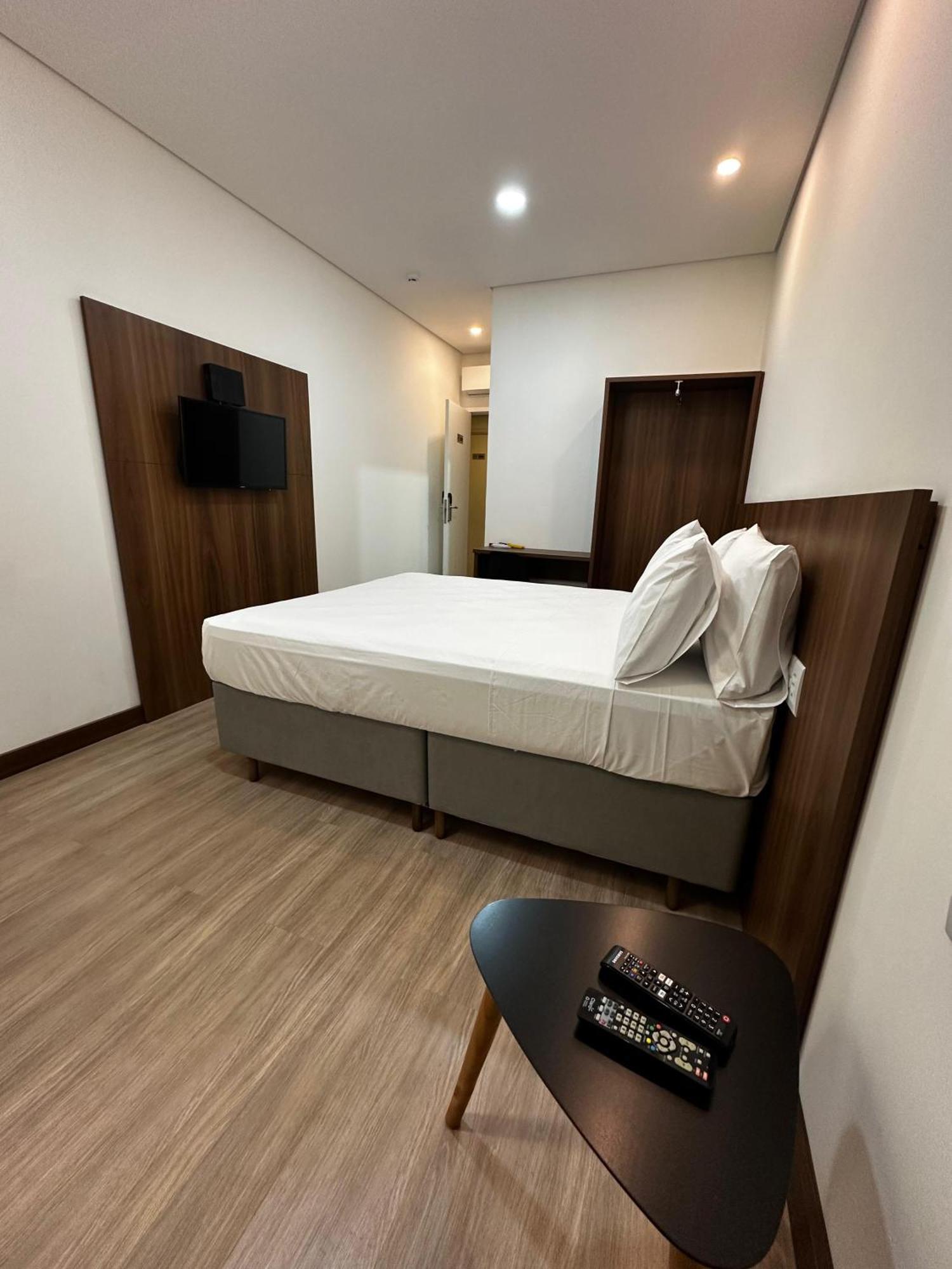 Riellis Center Hotel 보투카투 외부 사진