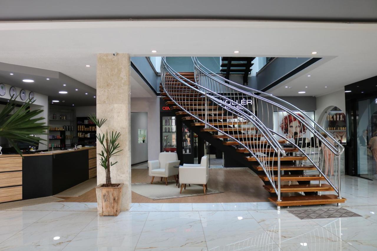 Riellis Center Hotel 보투카투 외부 사진